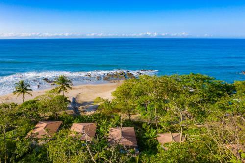 Luxury Beachfront Villa With Private Pool At Nantipa