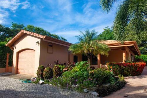 New! 600 Steps From Junquillal Beach - Casa Mariposa Unit 2