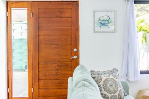 Brand-new 3-bedroom With Pool Near Beach