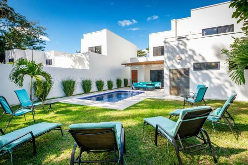 Brand-new 3-bedroom With Pool Near Beach