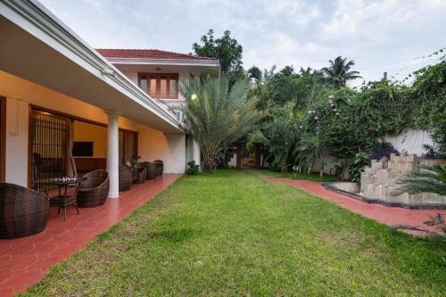 Villa Stayvista At Dwaraka Inn