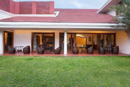 Villa Stayvista At Dwaraka Inn