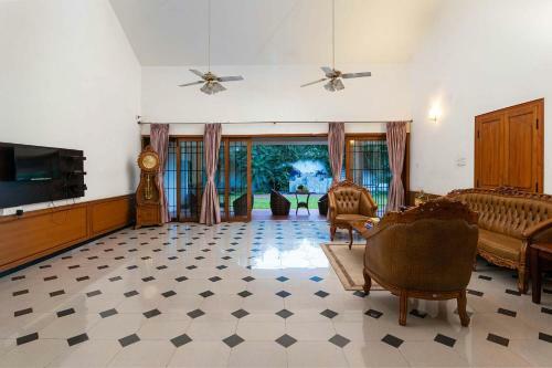 Villa Stayvista At Dwaraka Inn