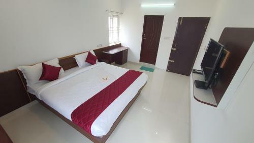 Jr Service Apartment Hotel