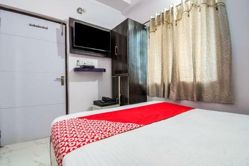 Hotel Vaccinated Staff - Oyo 14993 Rp Palace