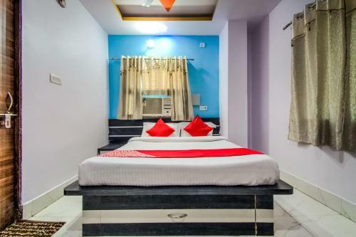 Hotel Vaccinated Staff - Oyo 14993 Rp Palace