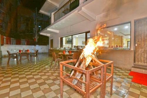 Hotel Comfort Court