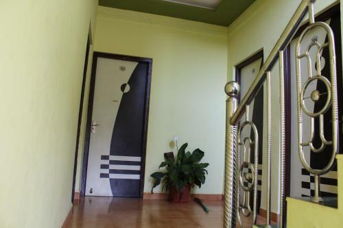 Hotel Raviraj Residency