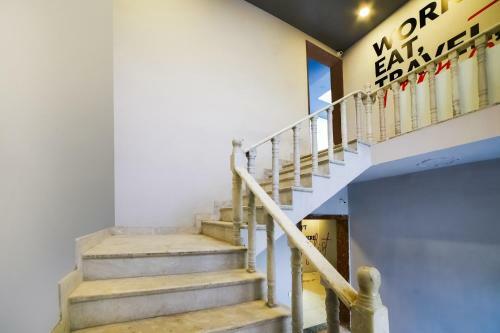 Hotel Collection O 39643 Chandan Hola Rd