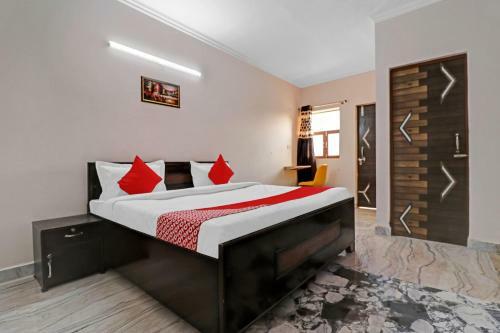 Oyo 86530 Hotel Empire Inn