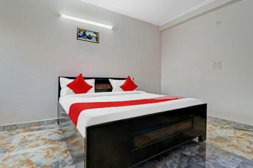 Oyo 86530 Hotel Empire Inn