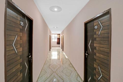Oyo 86530 Hotel Empire Inn