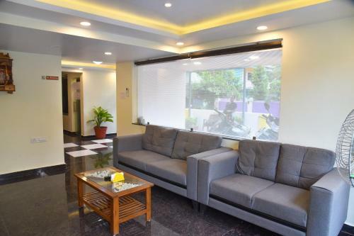 Hotel Eden Stays - A Unit Of Av Associates