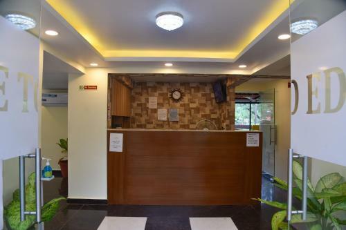 Hotel Eden Stays - A Unit Of Av Associates
