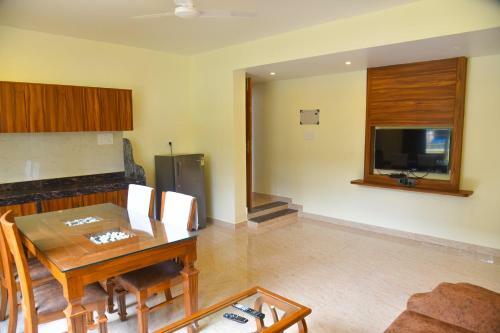 Hotel Eden Stays - A Unit Of Av Associates