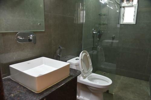 Hotel Eden Stays - A Unit Of Av Associates