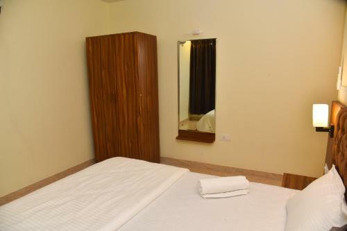 Hotel Eden Stays - A Unit Of Av Associates