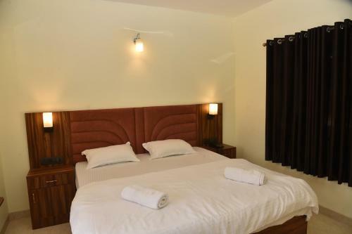 Hotel Eden Stays - A Unit Of Av Associates