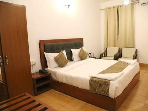 Hotel Rajmahal Beach Resort