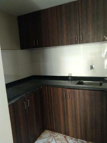 Hostal T.g.i Friday Guest House