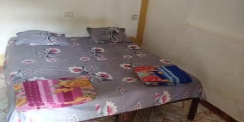 Hostal T.g.i Friday Guest House