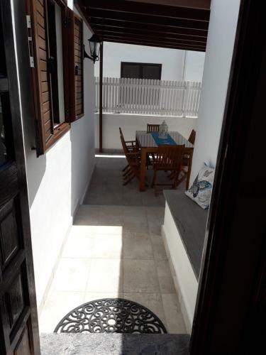 Villa Corona Roses