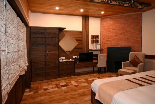 Hotel Chamong Chiabari Mountain Retreat