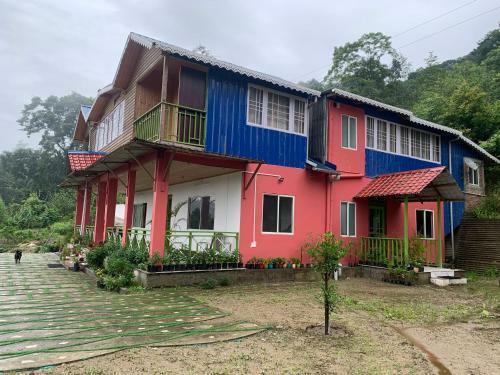 Lamahatta Village Resort