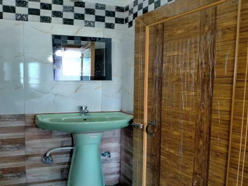 Sherpa Residency And Farmhouse