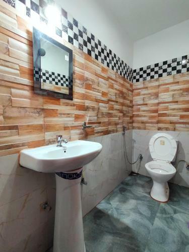 Sherpa Residency And Farmhouse