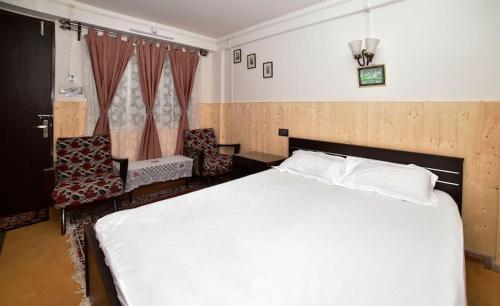 Bed & Breakfast Himalaya Inn Gharbas