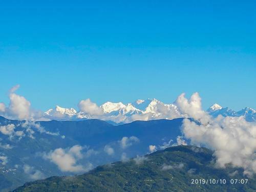 Solitude In Himalayas, Cottage