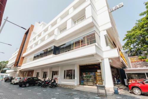Oyo 79747 Collection O Hotel Grand Muziris