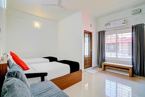 Hotel Vaccinated Staff- Capital O 74715 Phoenix Holidays