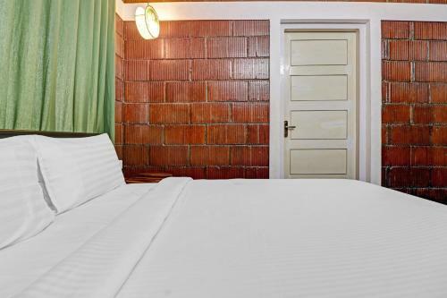 Hotel Oyo 84893 Oaks Inn