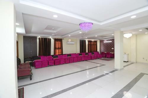 Hotel Oyo 23660 Nath Residency Guest House