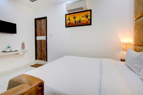 Hotel Collection O 81682 Vibes Inn
