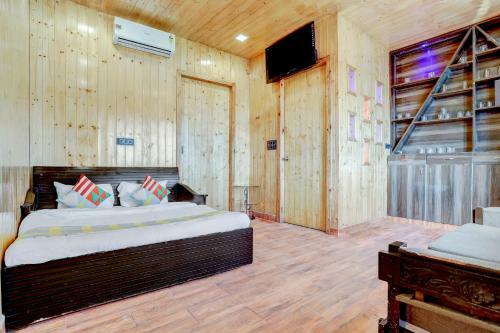 Hostal Oyo Home 78084 Lavish Penthouse