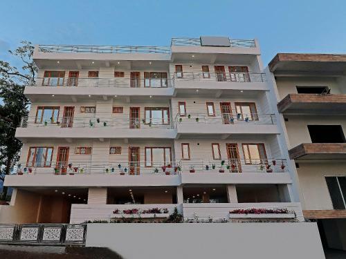 Hostal Oyo 79154 Exotic Stay