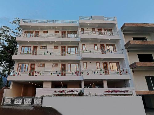 Hostal Oyo 79154 Exotic Stay