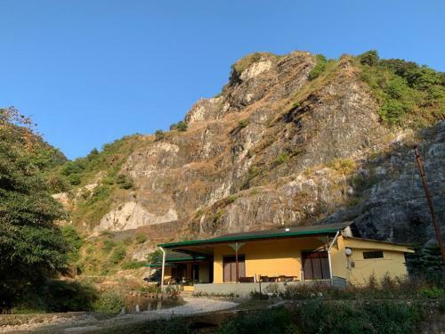 Hotel A Dogs Story, Mussoorie