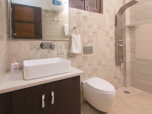 Spacious, Aesthetically Designed 3-br Apartment - 3 Mins Walk From City Center