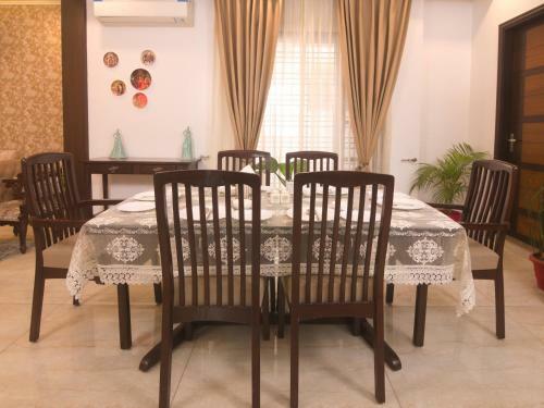 Spacious, Aesthetically Designed 3-br Apartment - 3 Mins Walk From City Center