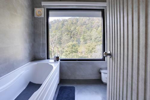 Villa Saffronstays Elysian