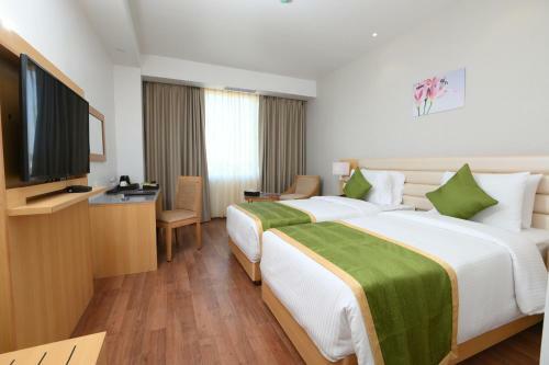 Hotel Pushkara Sarovar Portico