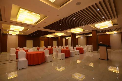Hotel Pushkara Sarovar Portico