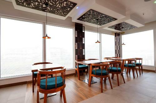 Hotel Pushkara Sarovar Portico