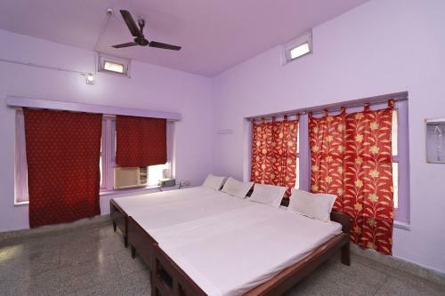 Hotel Vaccinated Staff - Spot On 45721 Mahabir Guest Inn
