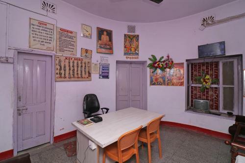 Hotel Vaccinated Staff - Spot On 45721 Mahabir Guest Inn