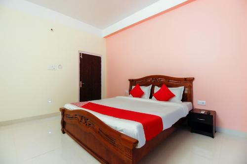 Hotel Vaccinated Staff- Collection O 36138 Aditya Guest House 1